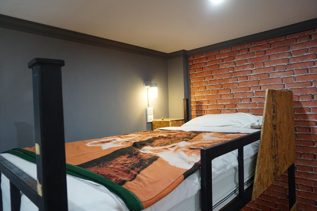 Baanlansa Bed&Bar Hotel Chiang Mai Bagian luar foto