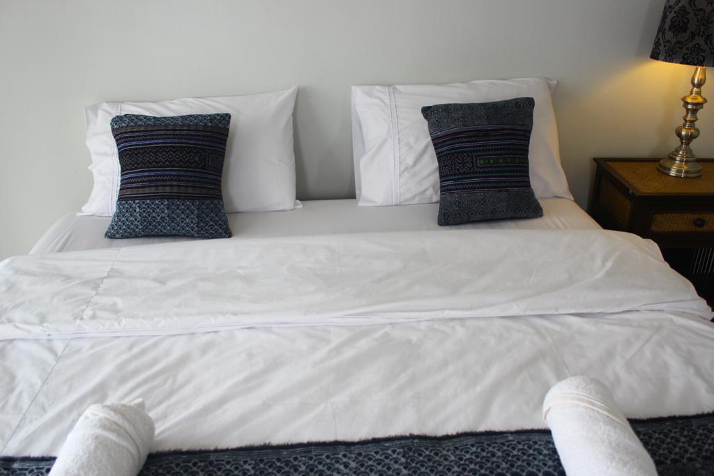 Baanlansa Bed&Bar Hotel Chiang Mai Bagian luar foto