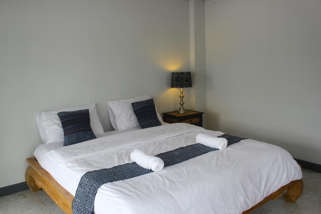 Baanlansa Bed&Bar Hotel Chiang Mai Bagian luar foto