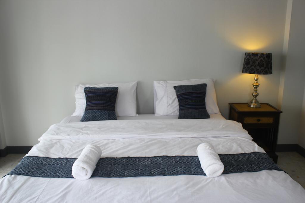 Baanlansa Bed&Bar Hotel Chiang Mai Bagian luar foto