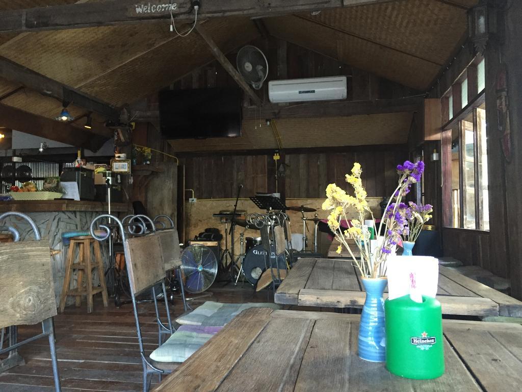 Baanlansa Bed&Bar Hotel Chiang Mai Bagian luar foto