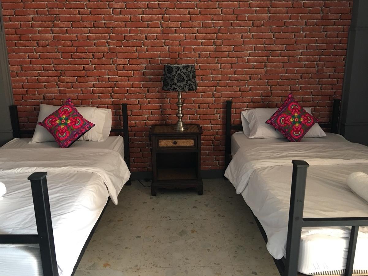 Baanlansa Bed&Bar Hotel Chiang Mai Bagian luar foto