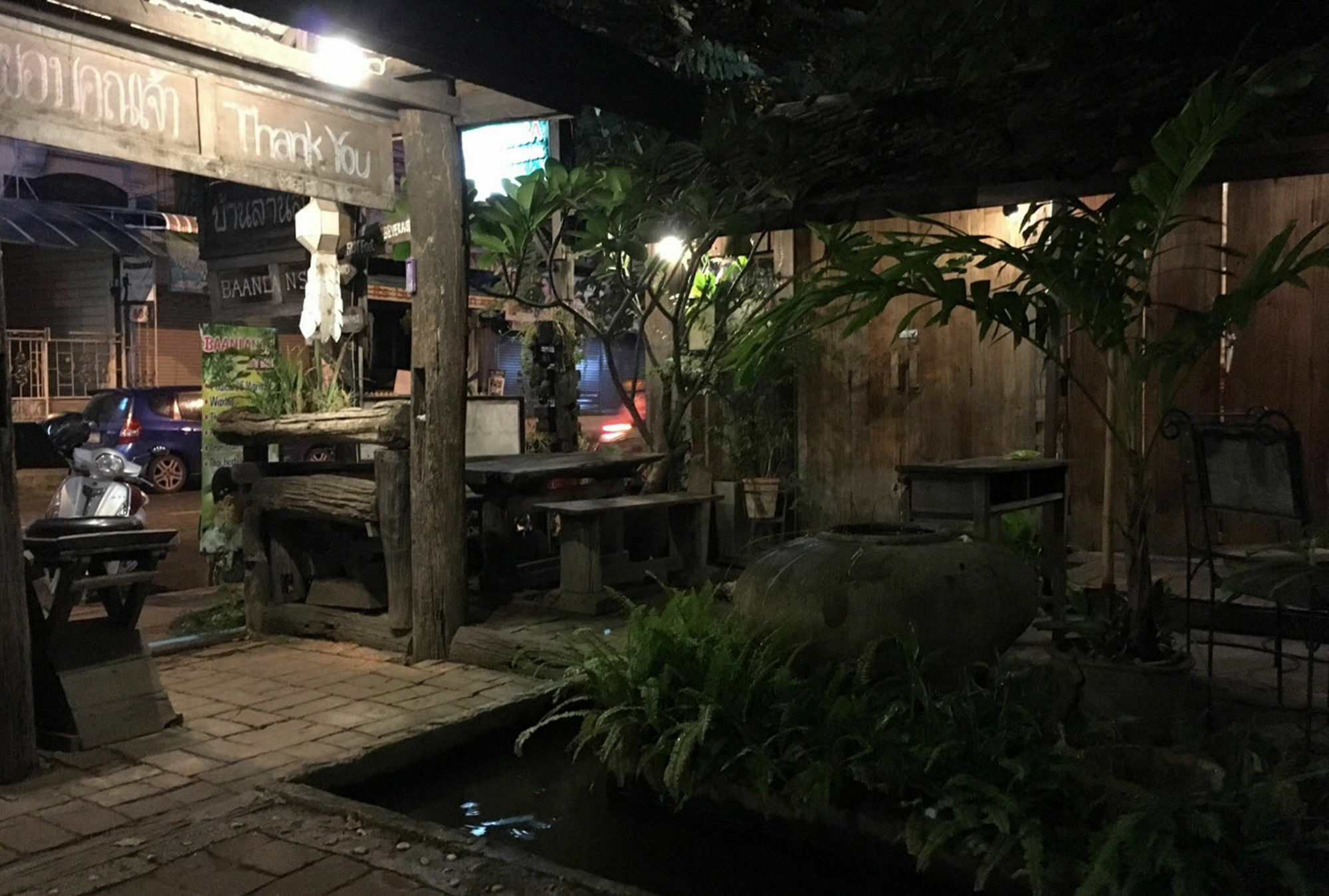 Baanlansa Bed&Bar Hotel Chiang Mai Bagian luar foto